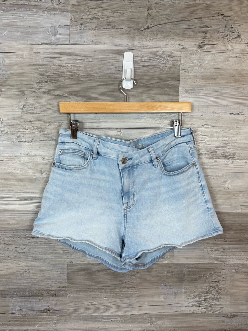 American Eagle Crossover Curvy High Rise Shortie Jean Shorts Light Wash 12